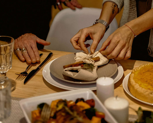The Art of Table Setting: A Guide to Casual & Formal Elegance - Gordina