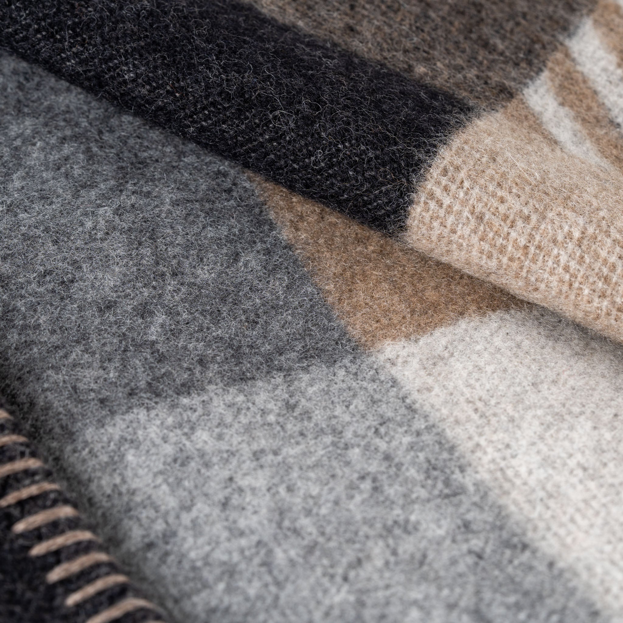 MONTREAL Virgin Wool Throw Blanket - GordinathrowEagle Products